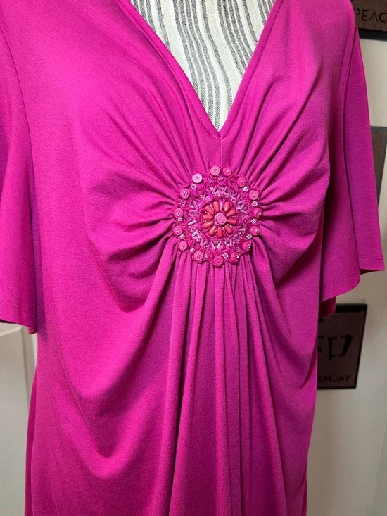 ECI Fushsia Beaded patchwork short sleeve tunic, V-neck blouse plus size XXL - Picture 8 of 11